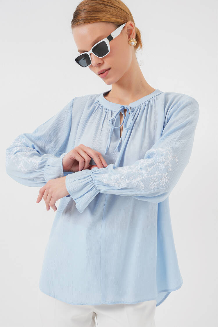 Embroidered Knitted Blouse 941