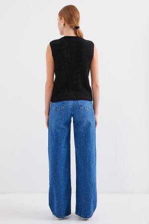 Short Knitwear Vest With Buttons - Brand: Bigdart - Women's Clothing Wholesale - Globality Store
