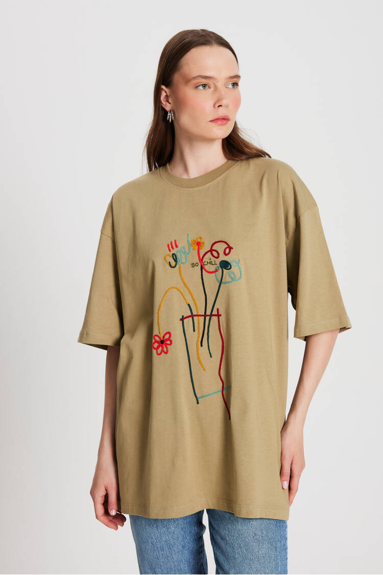 MoldOversize Embroidered T-shirt 29161 - Brand: First Angels - Women's Clothing Wholesale - Globality Store