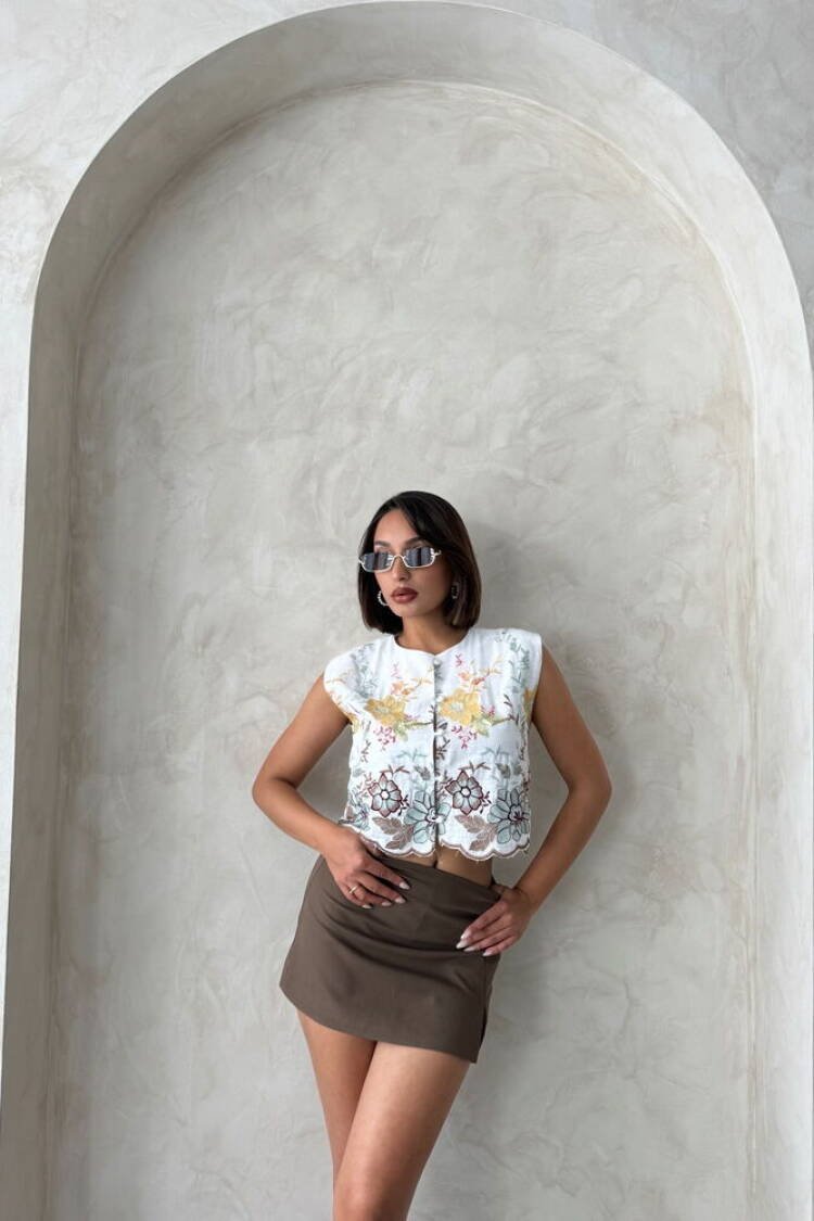 Embroidered Zero Sleeve Shirt - Brown