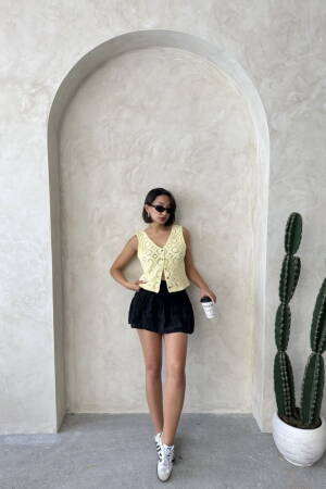 Buttoned Lace Vest - Brand: Topshow - Women's Clothing Wholesale - Globality Store