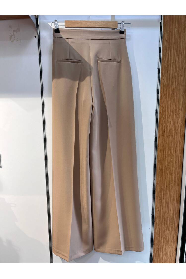 Three Button Detailed Palazzo Pants
