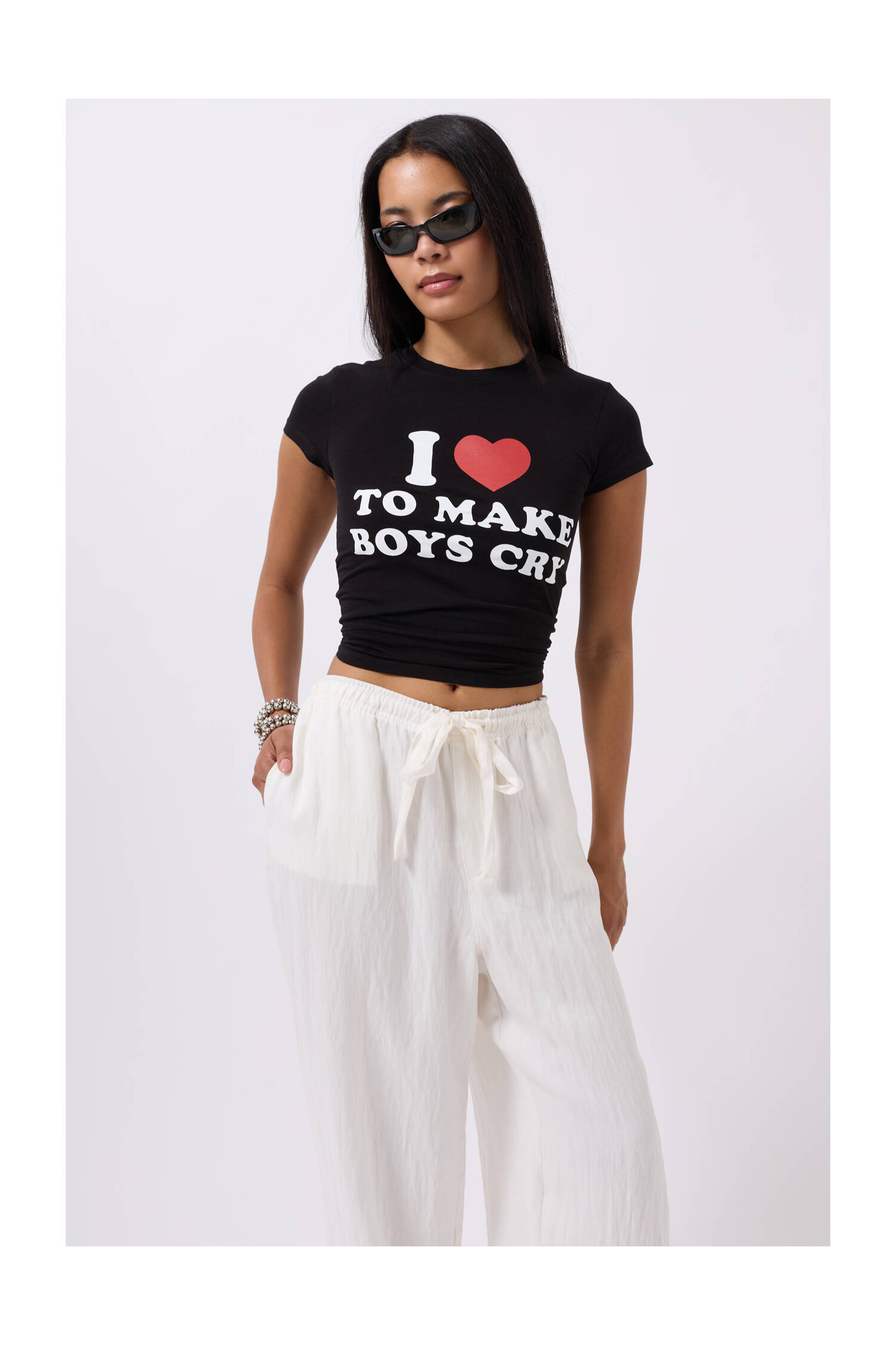 Embroidery Detail Printed Crop T-shirt - Brand: Black Fashion - Women's Clothing Wholesale - Globality Store
