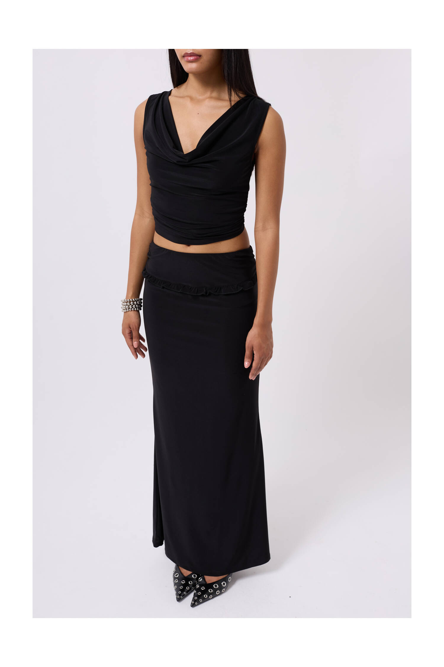 Crop Neck Crop - Brand: Black Fashion - Women's Clothing Wholesale - Globality Store