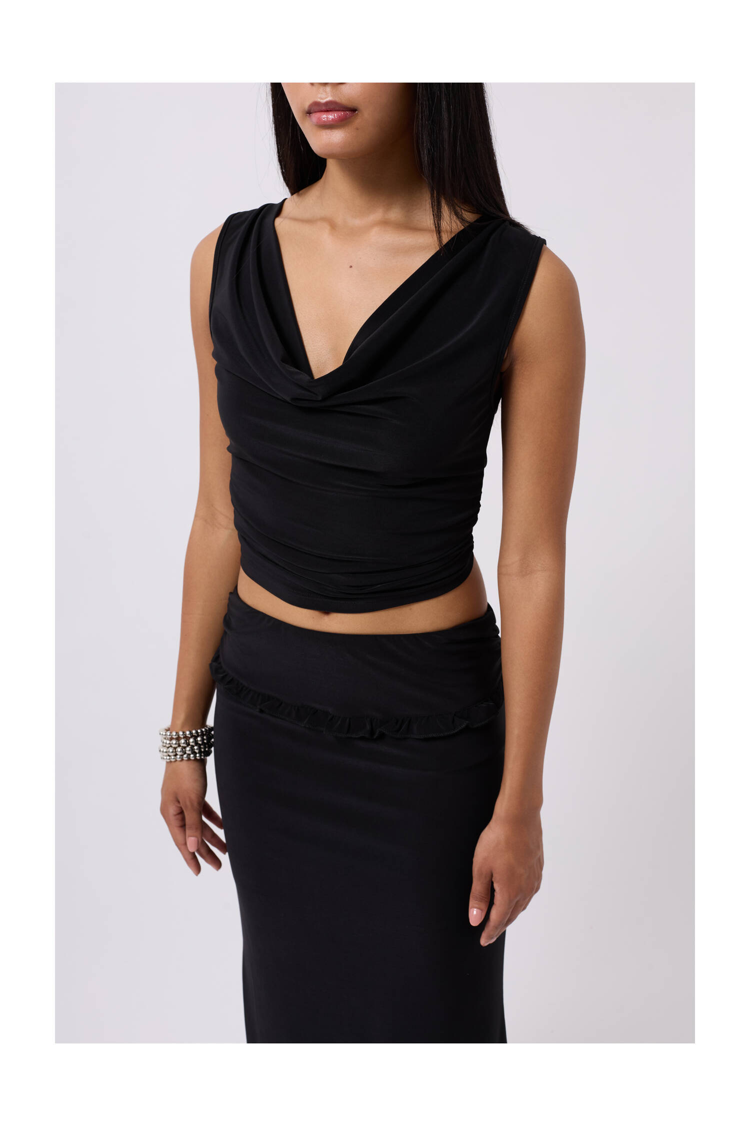 Crop Neck Crop - Brand: Black Fashion - Women's Clothing Wholesale - Globality Store