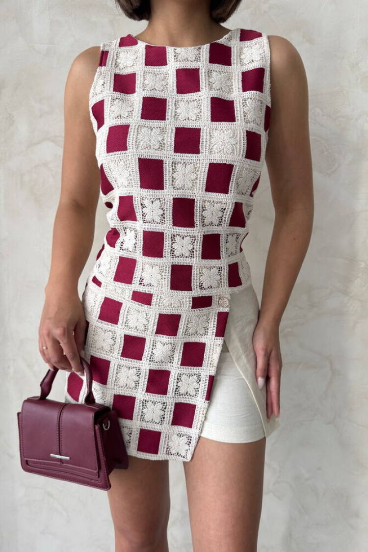 Sleeveless Checkered Checkered Blouse - Raw Burgundy