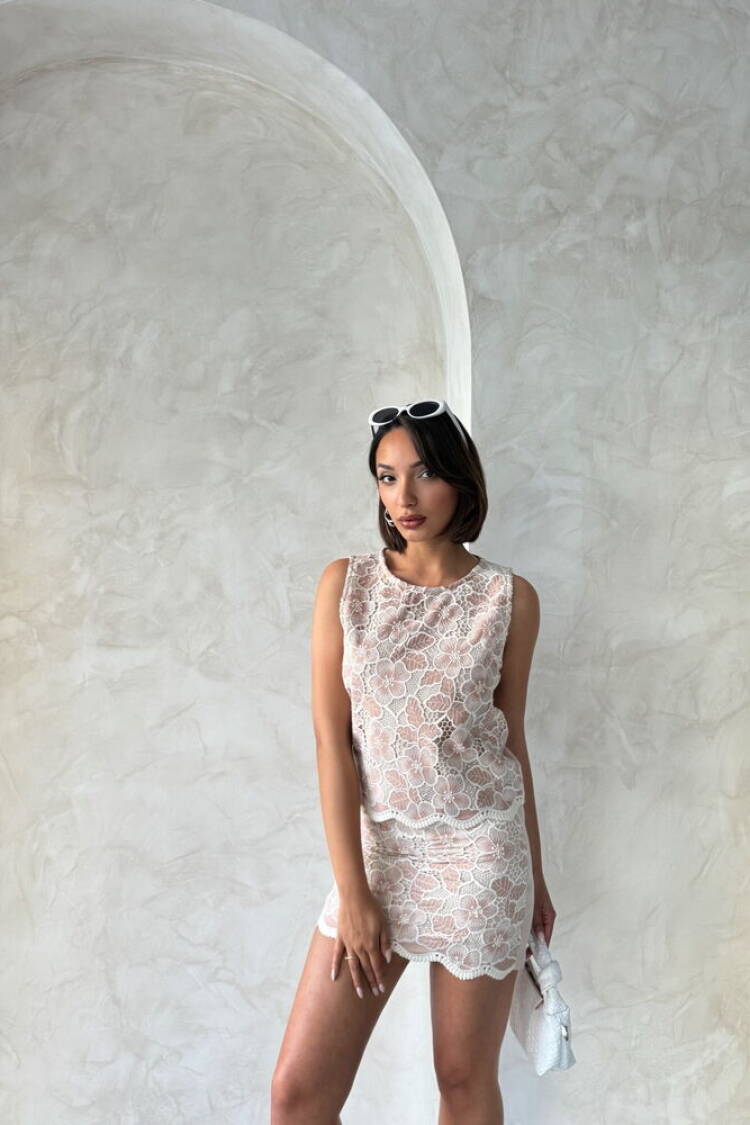 Lace Sleeveless Blouse - Powder