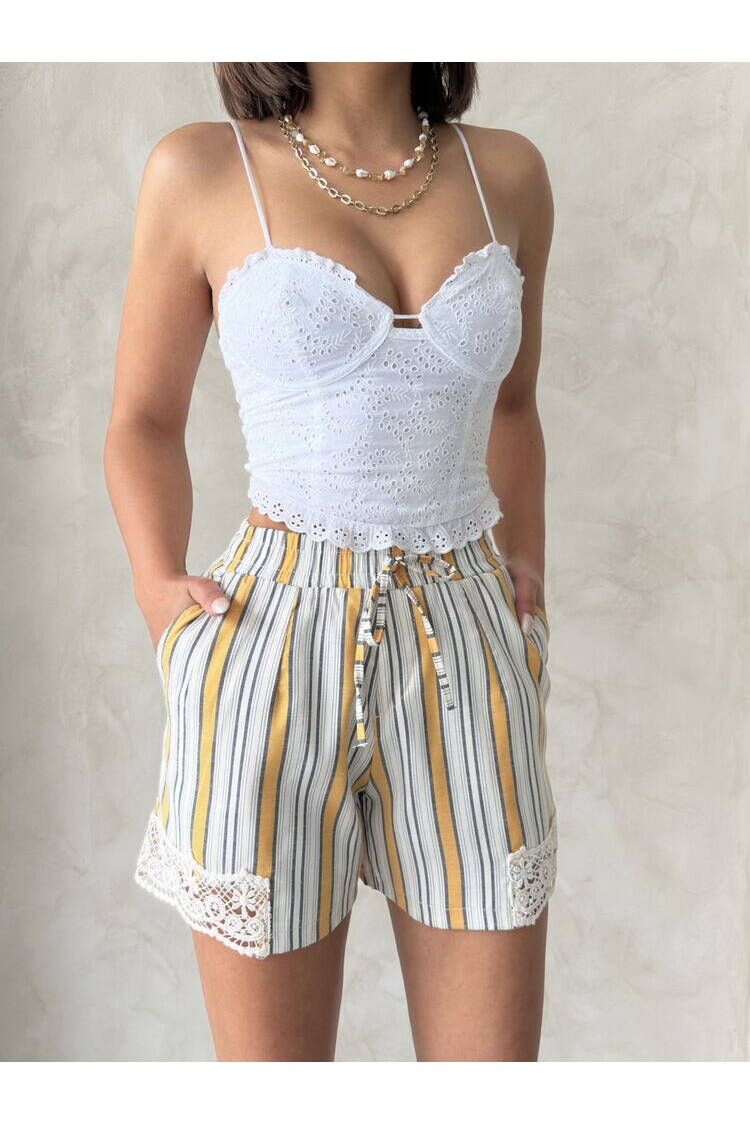 Leg Lace Striped Shorts