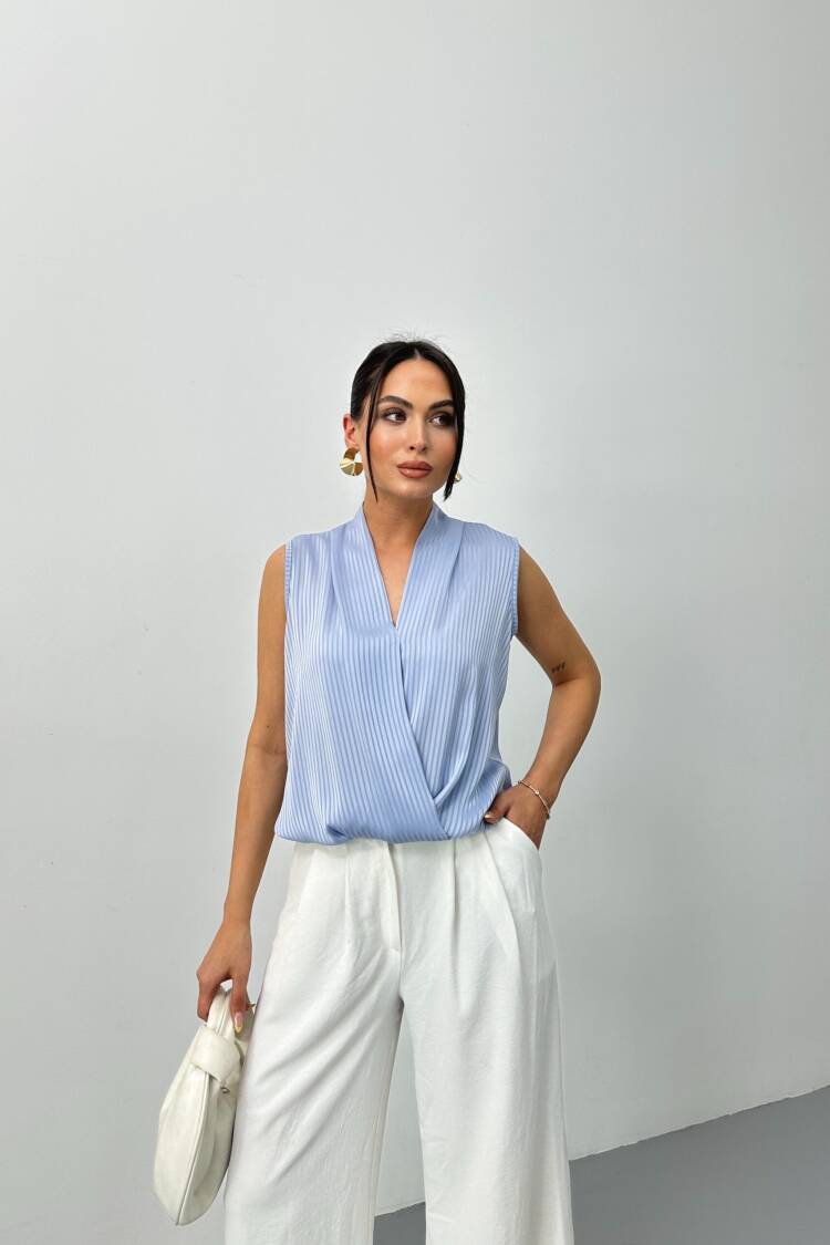Double Breasted Zero Sleeve Blouse