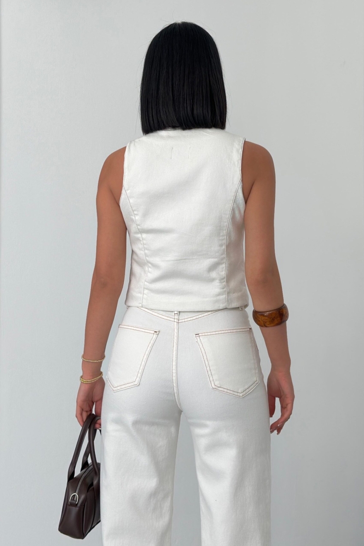 Zero Sleeve 5 Button Pocket Detailed Bone Vest