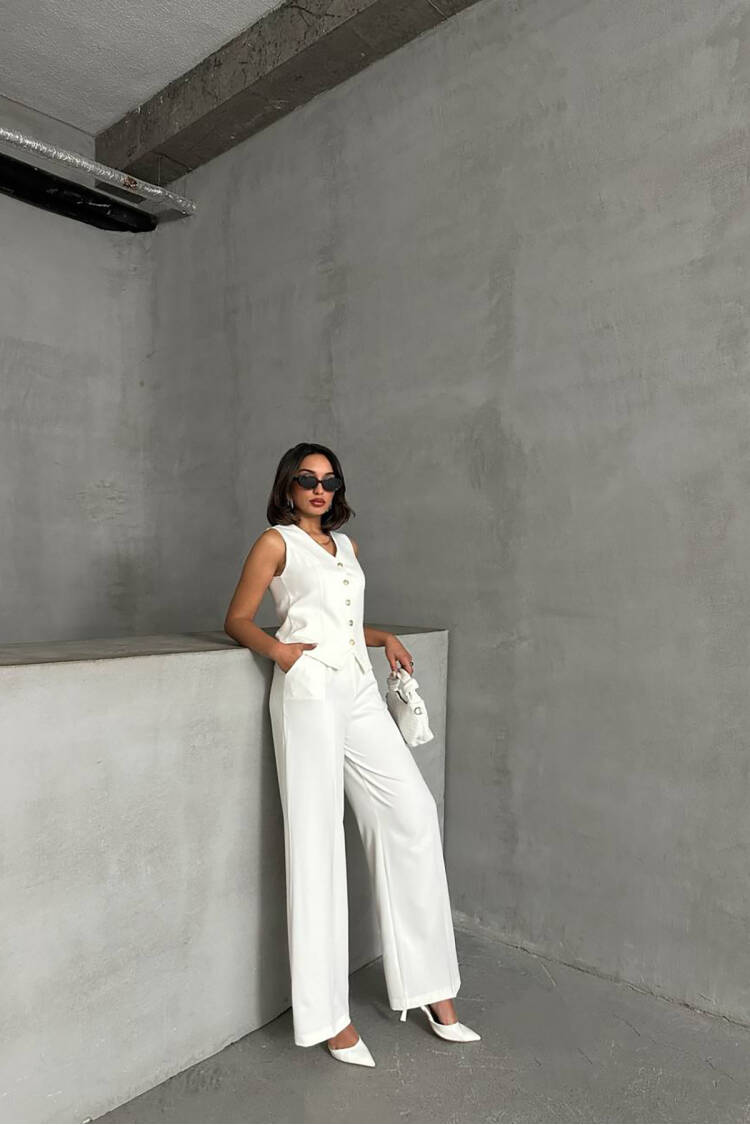 Zra Model Buttoned Vest