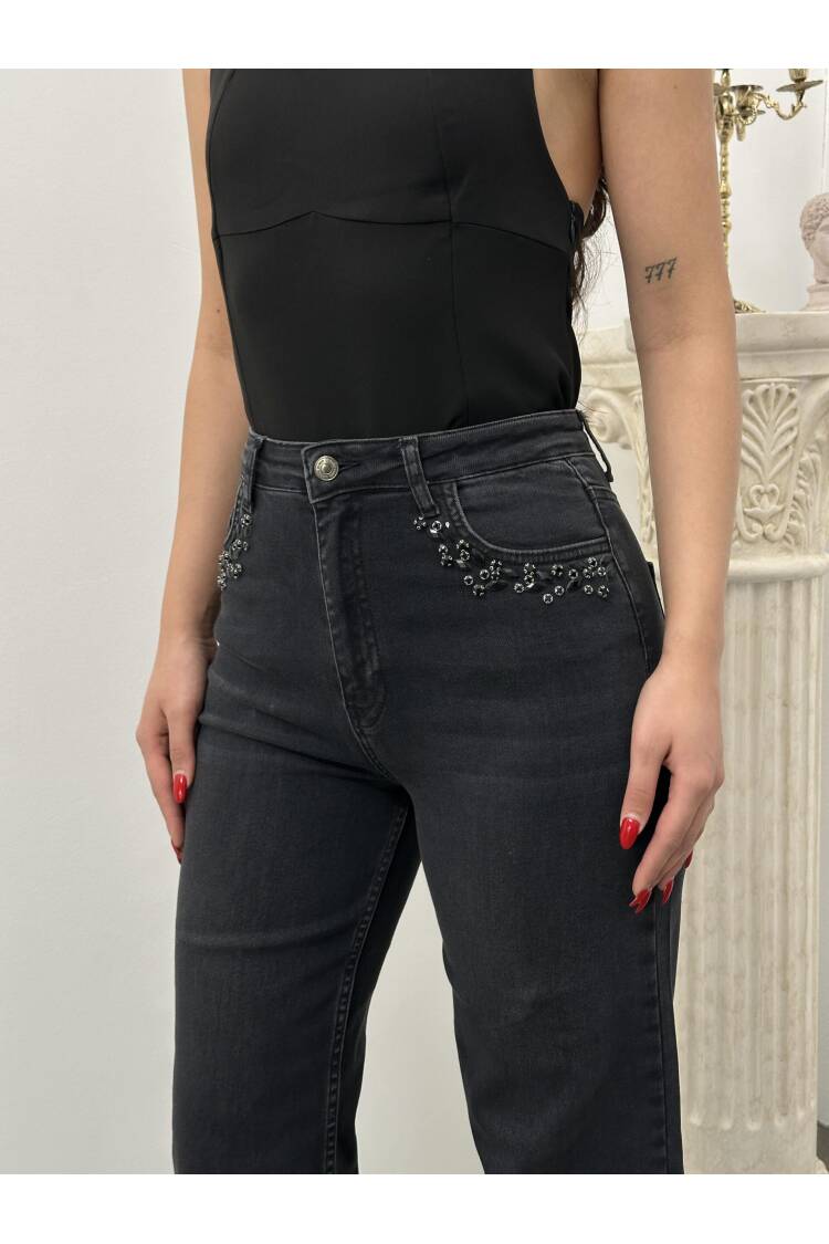 High Waist Pocket Stone Embroidery DetailedJeans