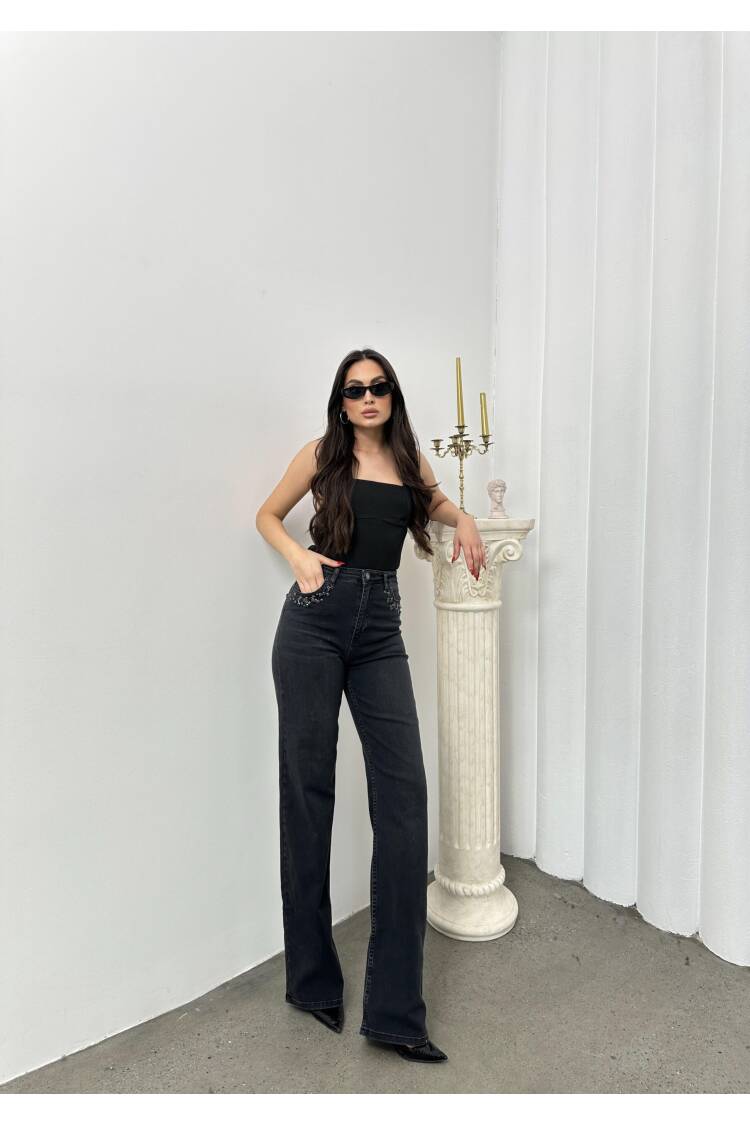 High Waist Pocket Stone Embroidery DetailedJeans