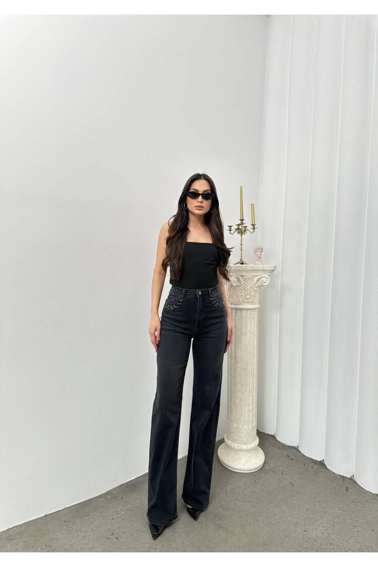High Waist Pocket Stone Embroidery DetailedJeans