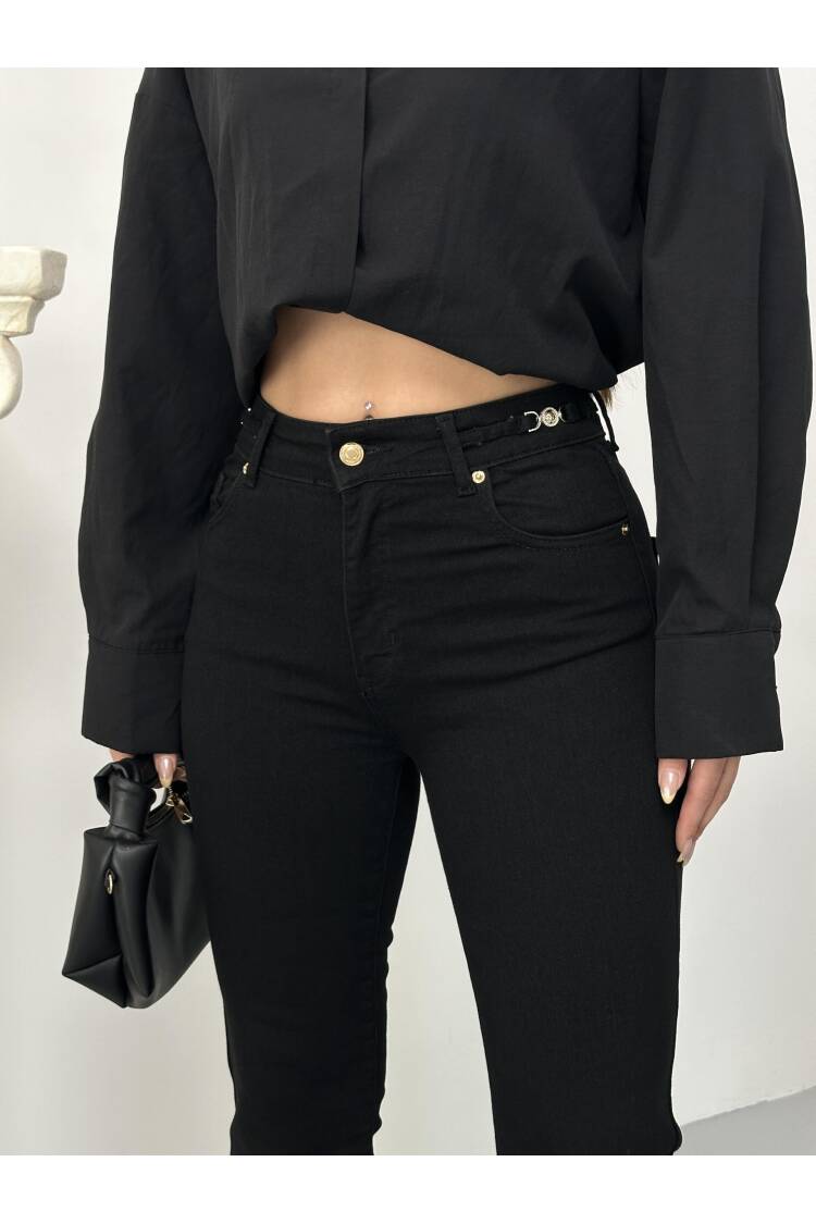 High Waist Belt Buckle Detailed Half Spanish LegJeans