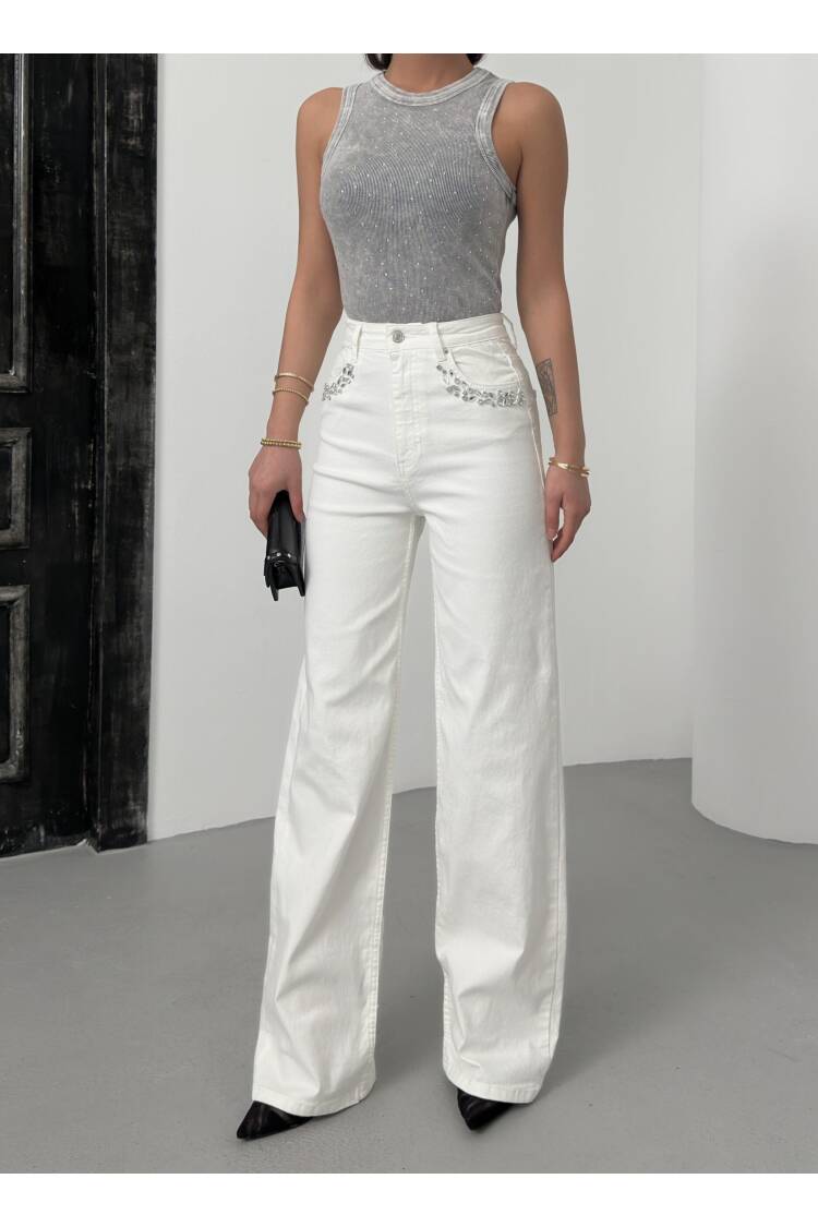 High Waist Pocket Front Pocket Stone Embroidery DetailedJeans