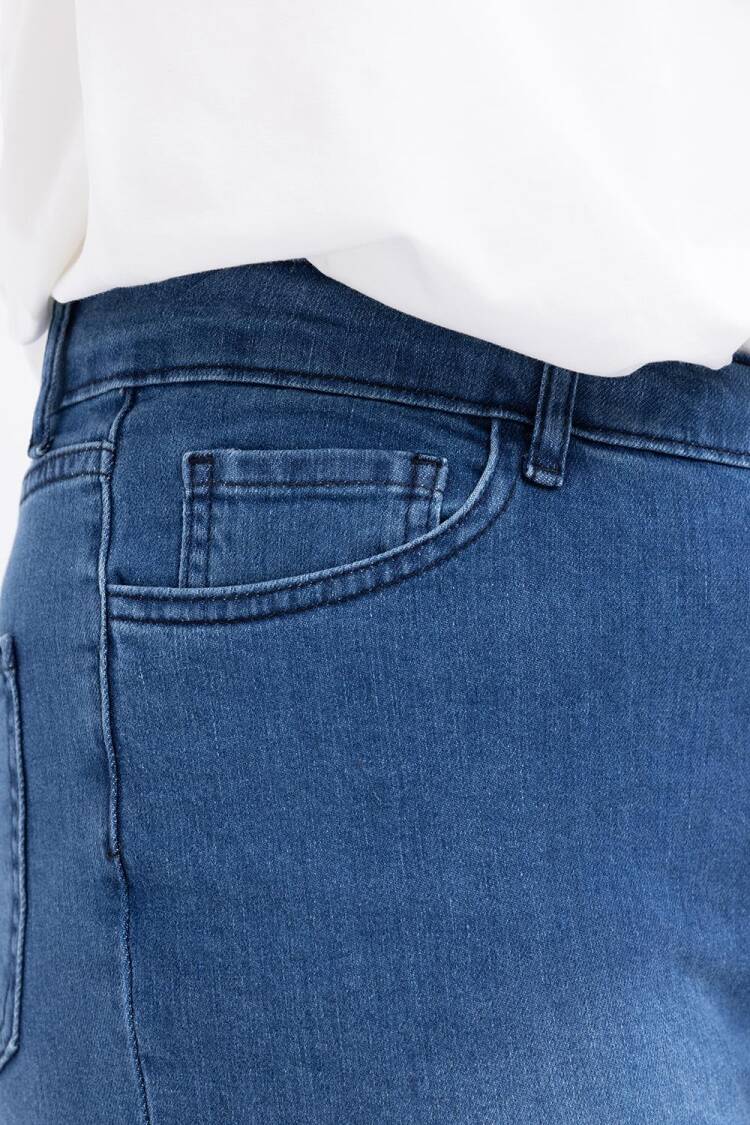 Plus Size Lycra Pipe Leg Denim Pants