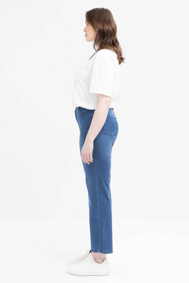 Plus Size Lycra Pipe Leg Denim Pants
