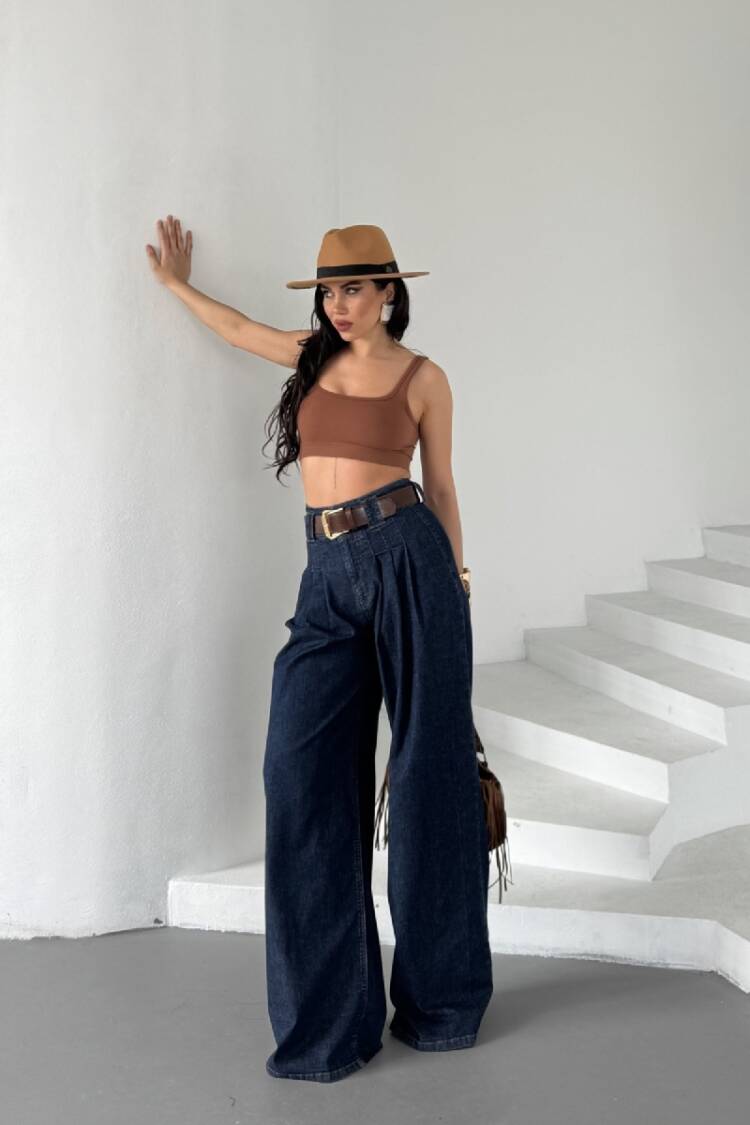 Loose Leg Jeans With Pencils