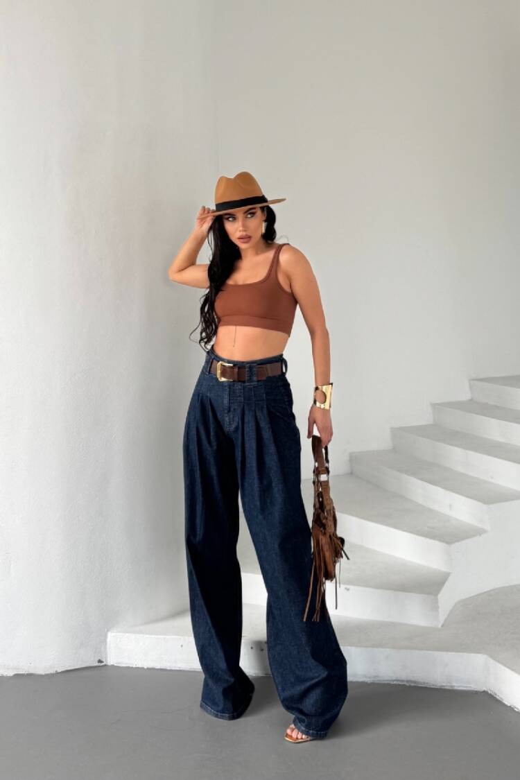 Loose Leg Jeans With Pencils
