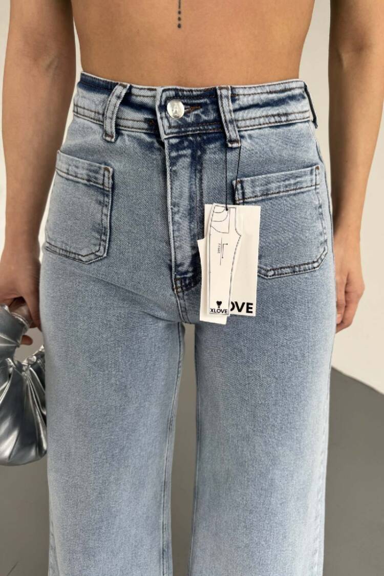 Front Pocket Detailed Jeans
