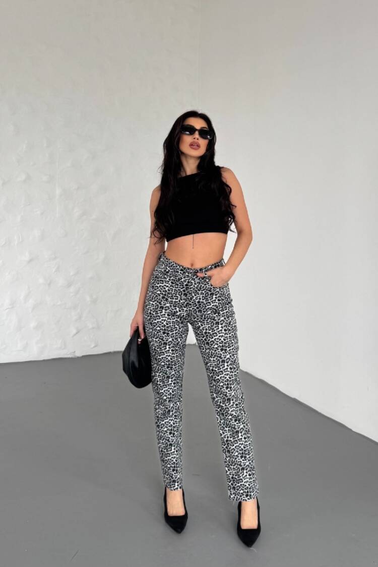Mom Fit Jeans - Brand: XLove - Women's Clothing Wholesale - Globality Store