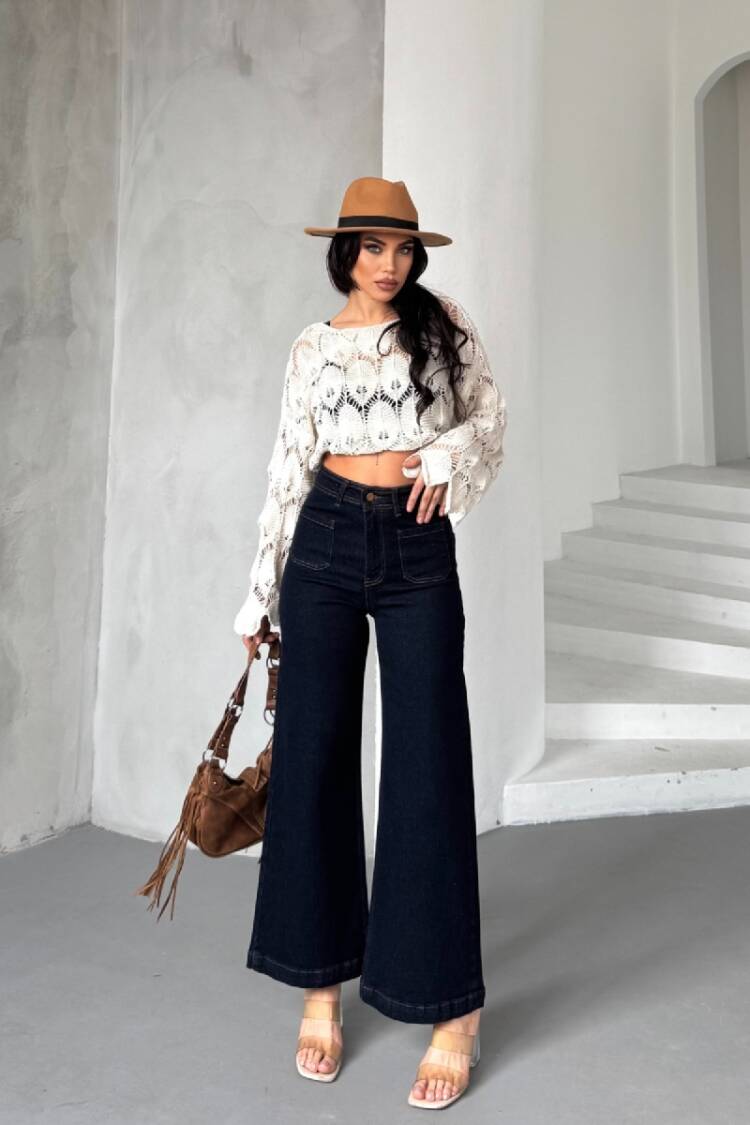 Front Pocket Detailed Jeans