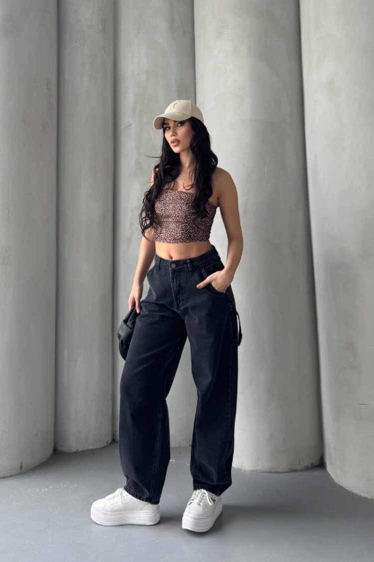 Baggy Jeans With Pencil