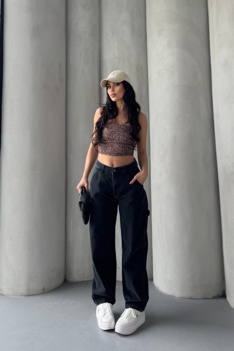 Baggy Jeans With Pencil