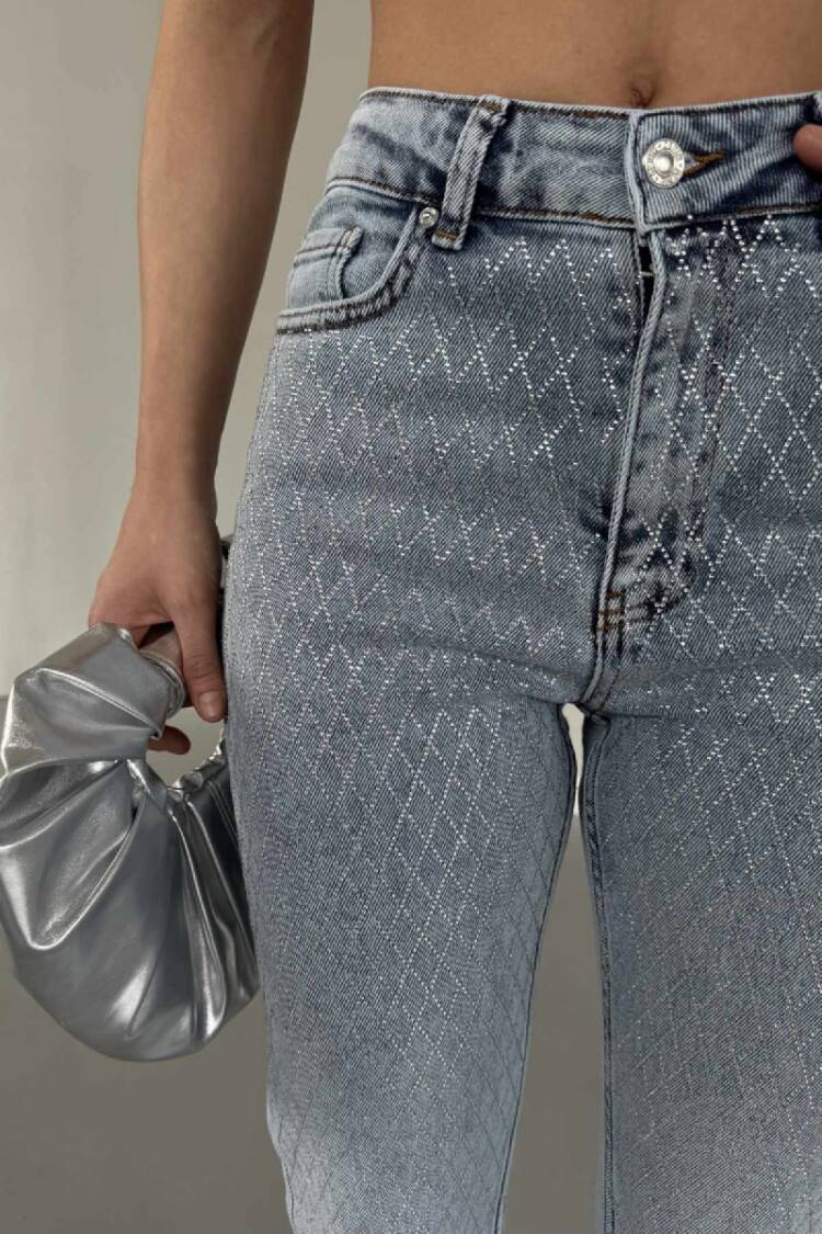 Mom Fit Jeans With Stones