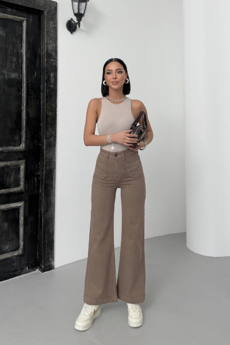 Front Pocket Detailed Jeans