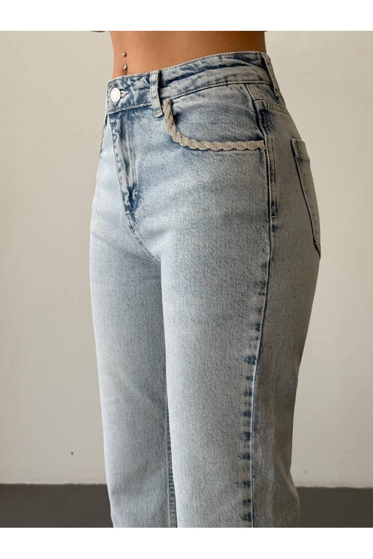 High Waist Front Pocket Stone Embroidery Detailed LightJeans