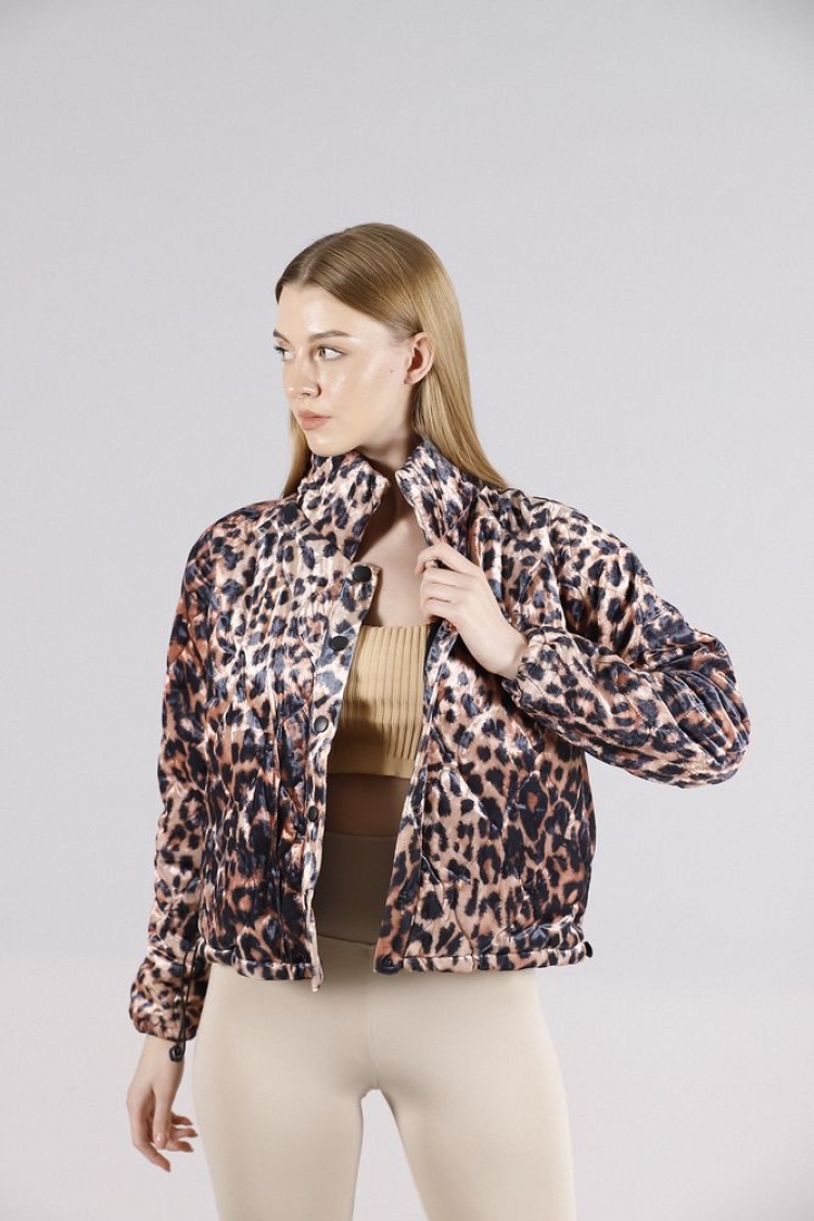 Snap-On Collar Coat - Leopard
