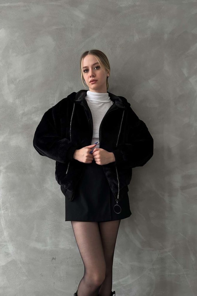 F 1575 Wig Coat