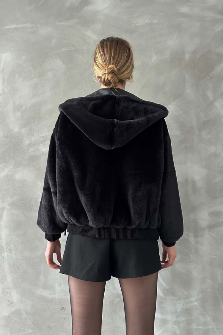 F 1575 Wig Coat