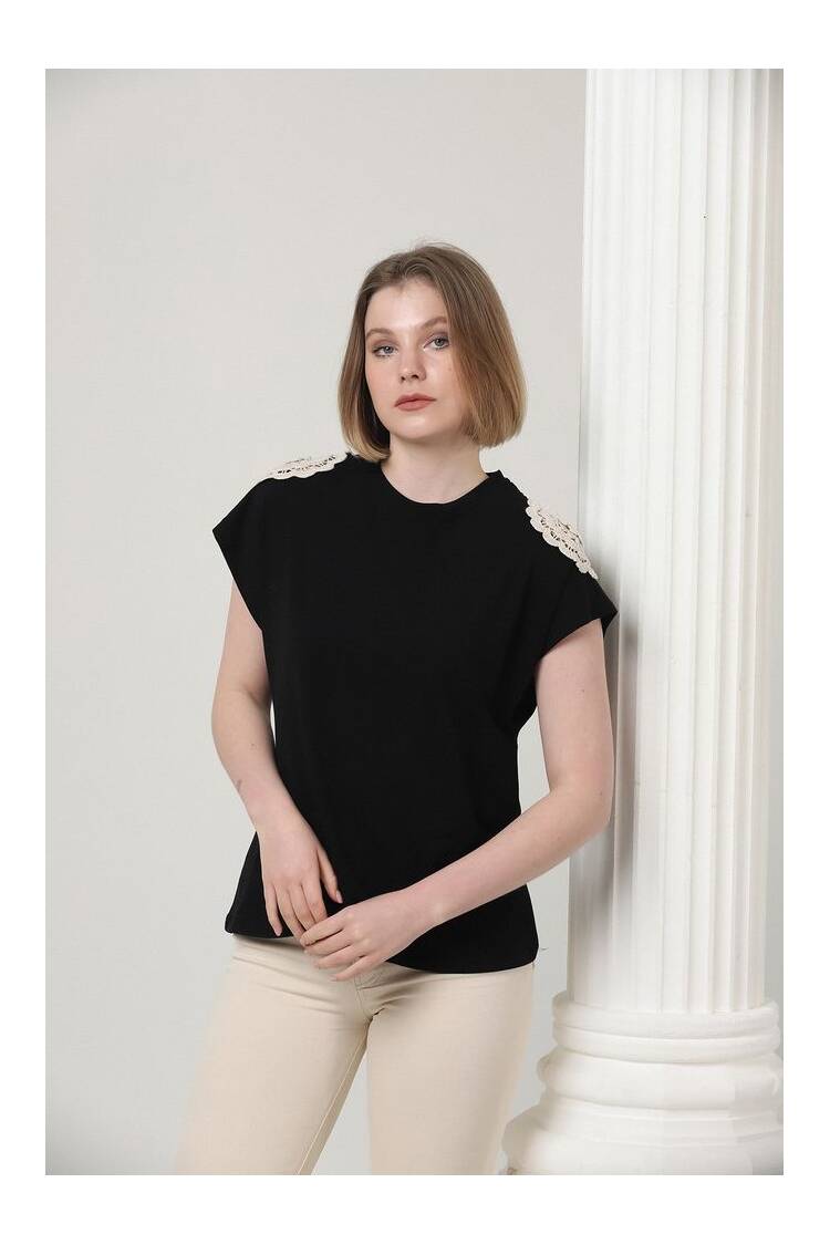 Shoulder Lace T-shirt