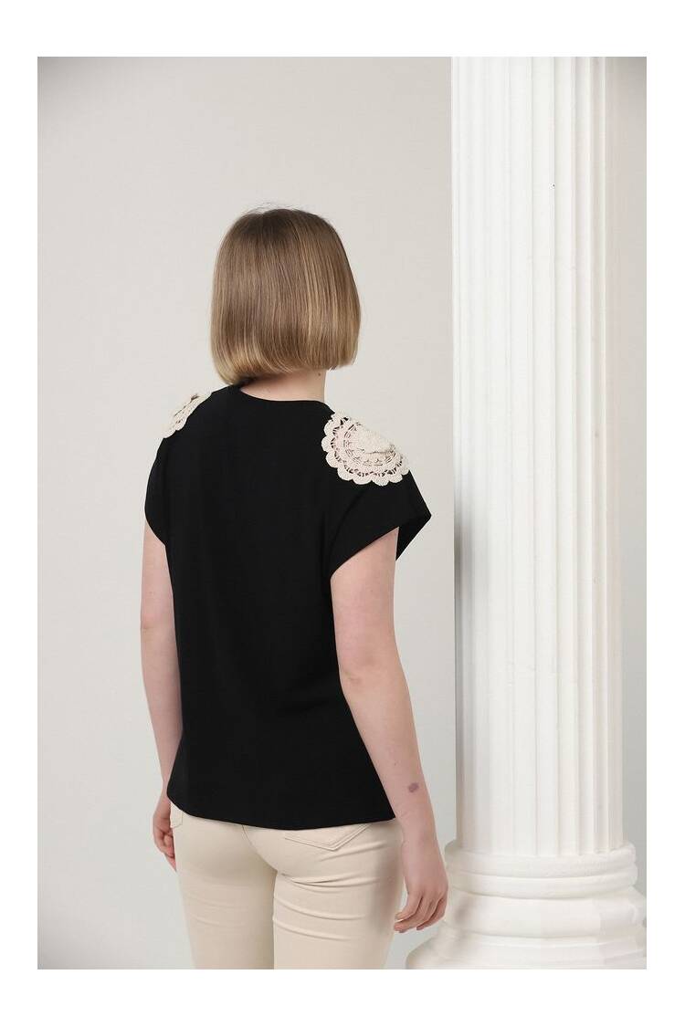 Shoulder Lace T-shirt