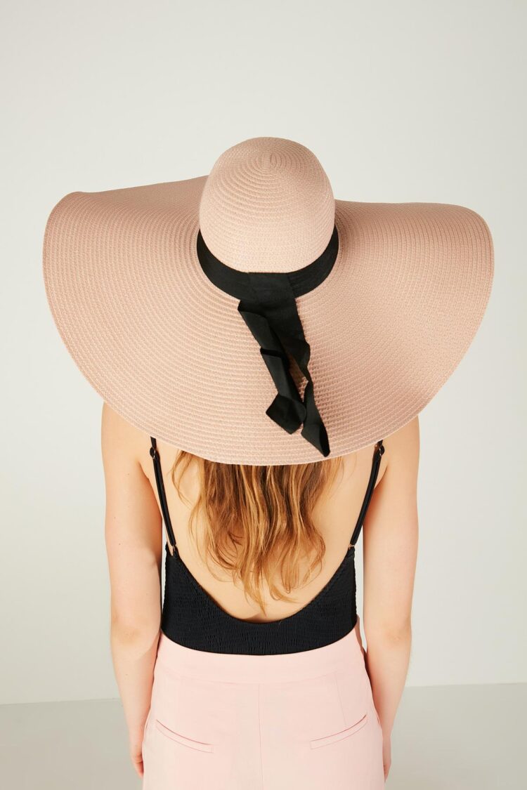 Wide Straw Hat With Belt