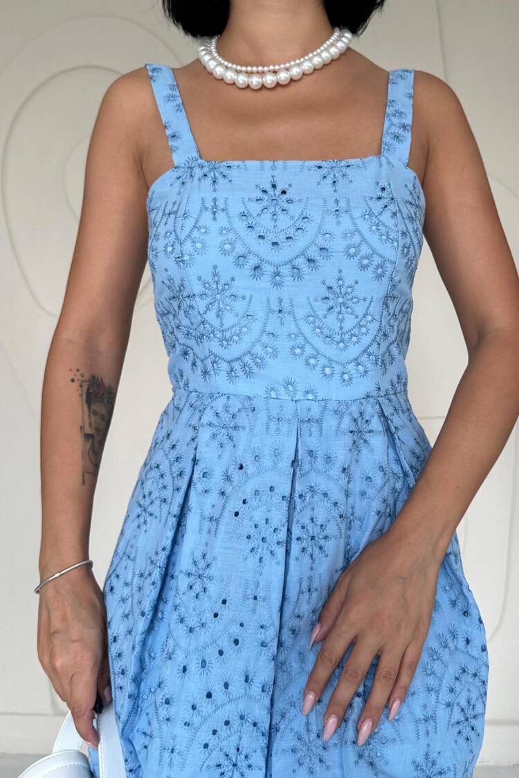 Embroidery Dress With Hangers