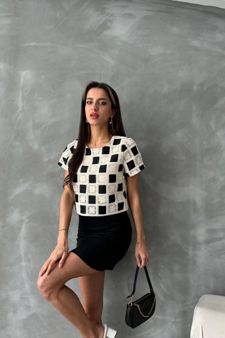 Short Sleeve Checkerboard Pattern Blouse -& White