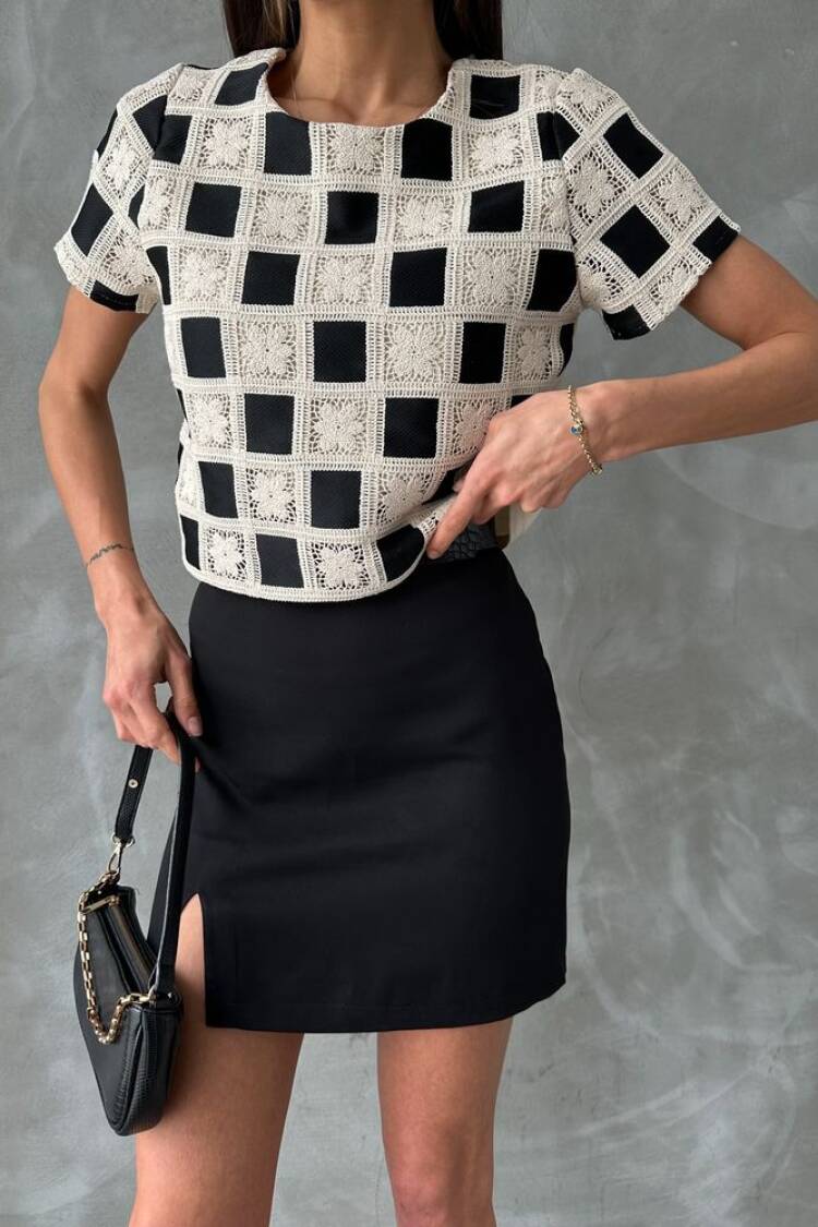 Short Sleeve Checkerboard Pattern Blouse -& White