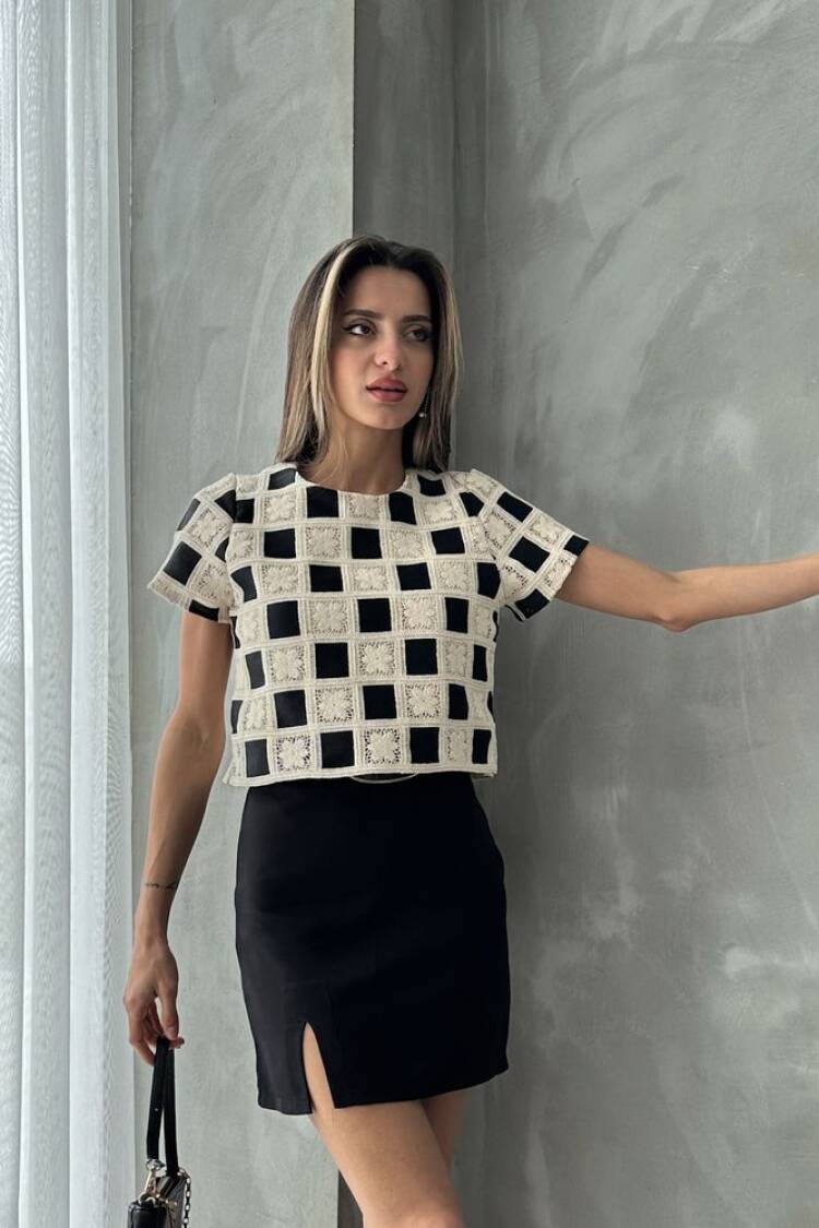 Short Sleeve Checkerboard Pattern Blouse -& White
