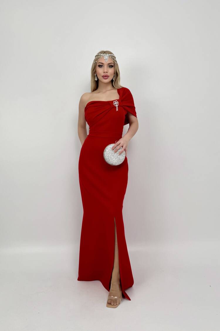 Dress With A Brooch On The Shoulder