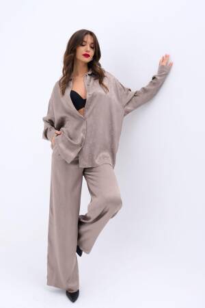 Team - Munich - Brand: Fame - Women's Clothing Wholesale - Globality Store