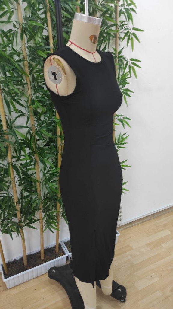 Women's Strappy Sleeveless Waist Ruffle Slit Midi Janjan Crepe Dress - Black