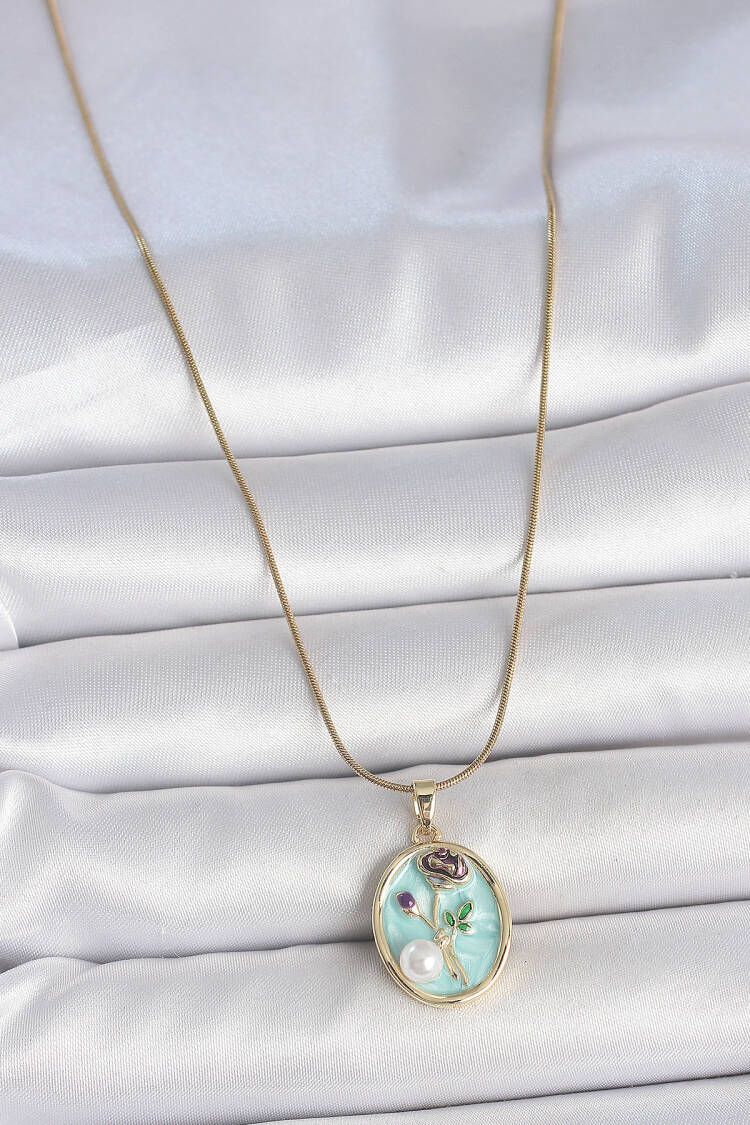 316l Steel Gold Color Chain Blue Flower Embroidered Pearl Detail Portrait Model Woman Necklace