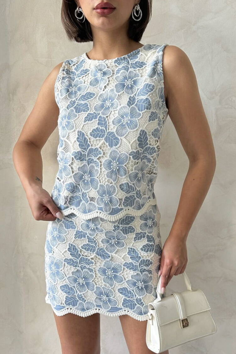 Lace Sleeveless Blouse