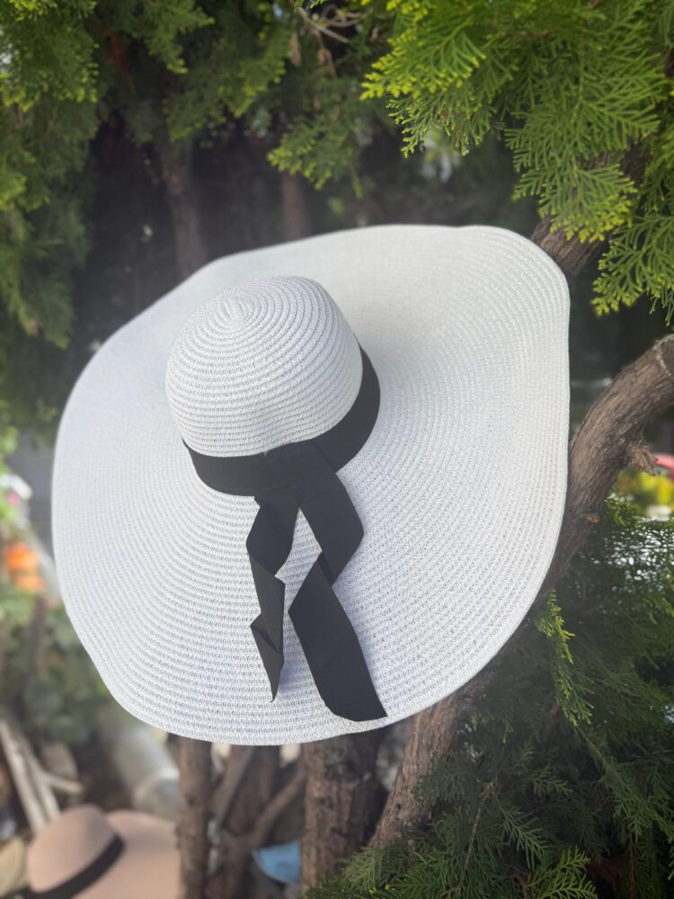 Wide Straw Hat With Belt