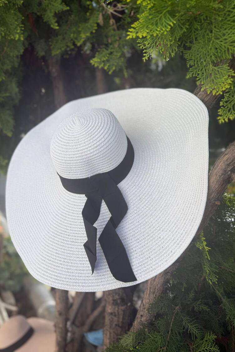 Wide Straw Hat With Belt