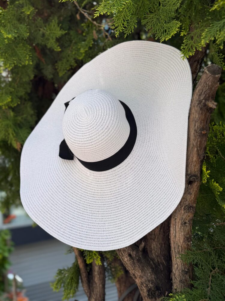 Wide Straw Hat With Belt